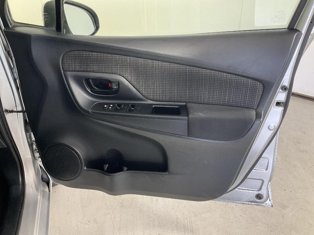 Photo '15' of Toyota Yaris