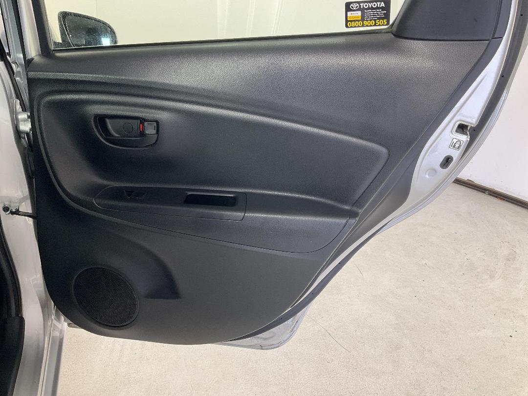 Photo '19' of Toyota Yaris