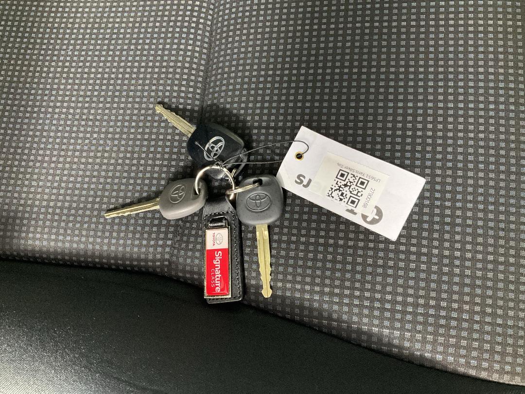 Photo '22' of Toyota Yaris