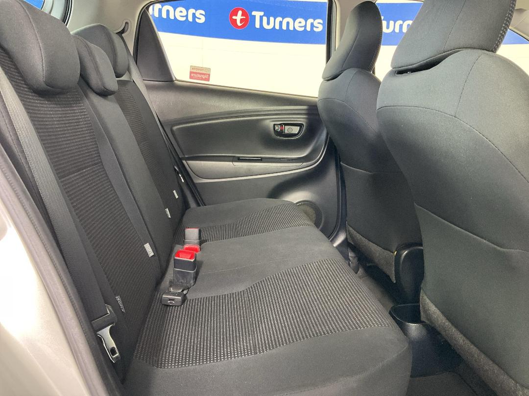 Photo '20' of Toyota Yaris