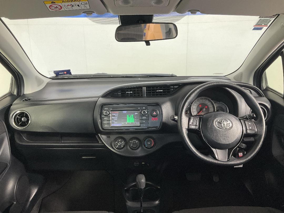 Photo '17' of Toyota Yaris