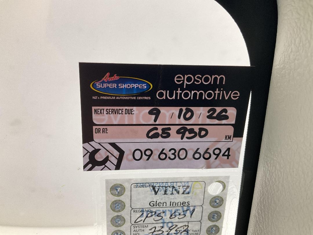 Photo '24' of Toyota Yaris