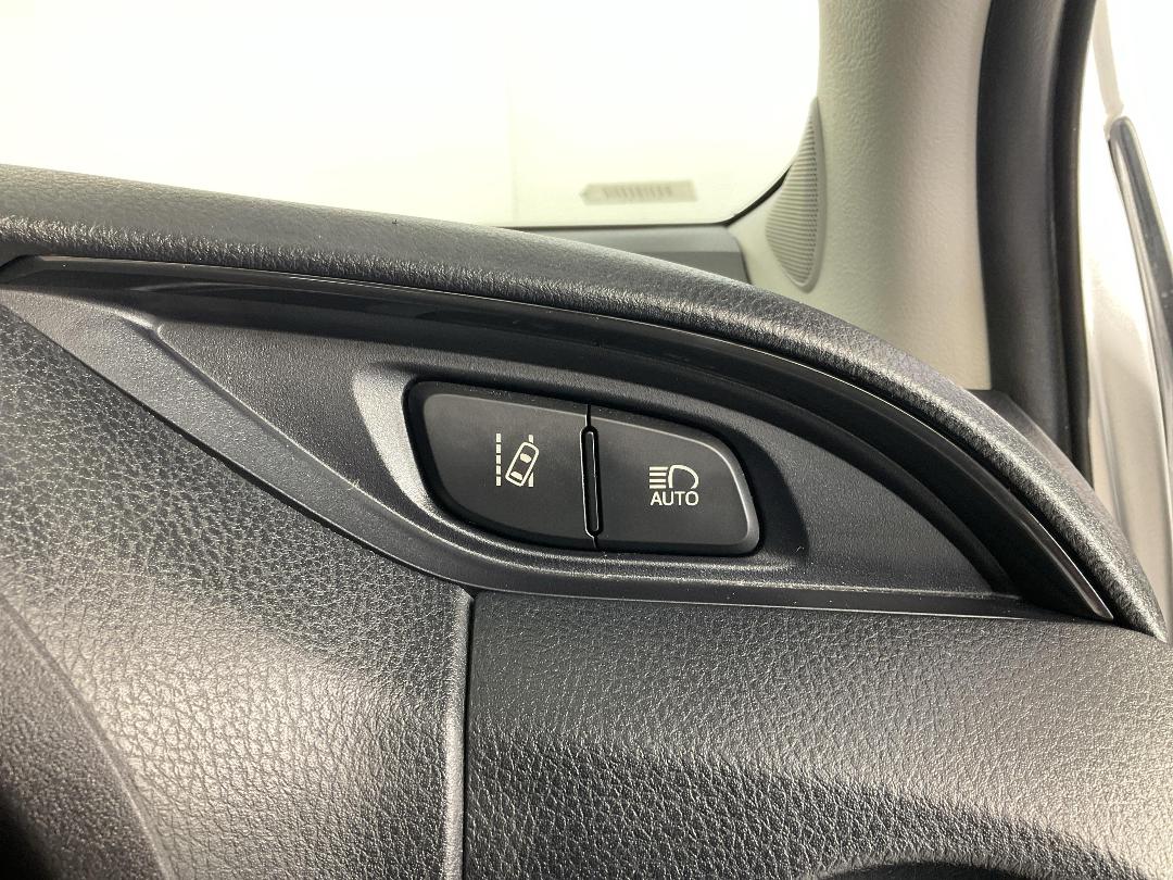 Photo '28' of Toyota Yaris