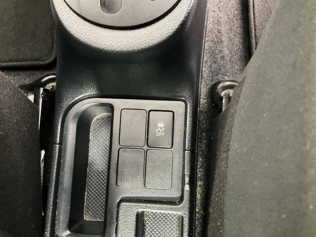 Photo '29' of Toyota Yaris