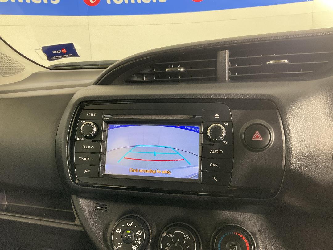 Photo '30' of Toyota Yaris