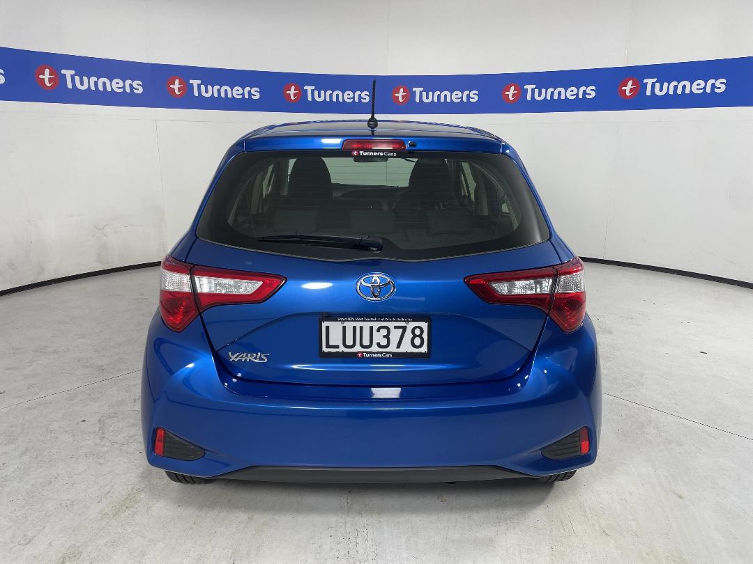 Photo '6' of Toyota Yaris