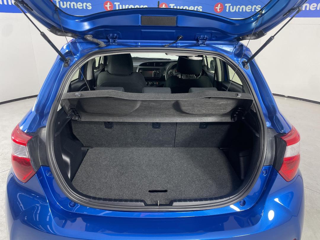 Photo '14' of Toyota Yaris