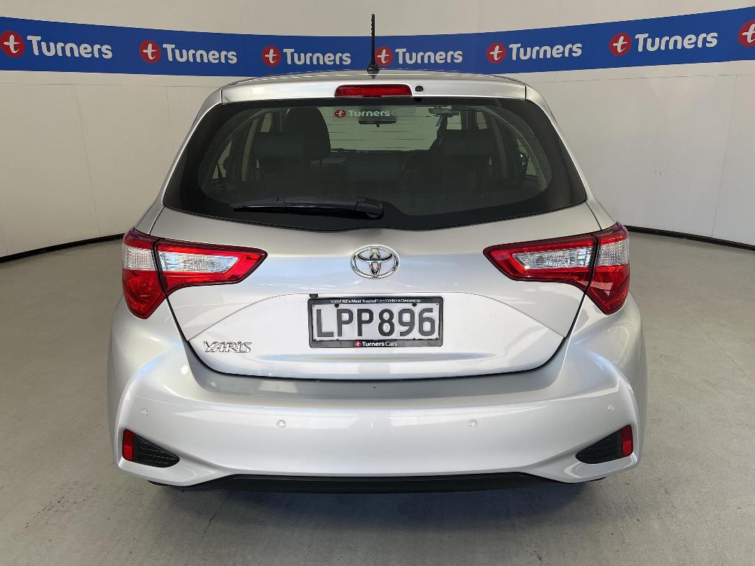 Photo '6' of Toyota Yaris Photo '6' of Toyota Yaris