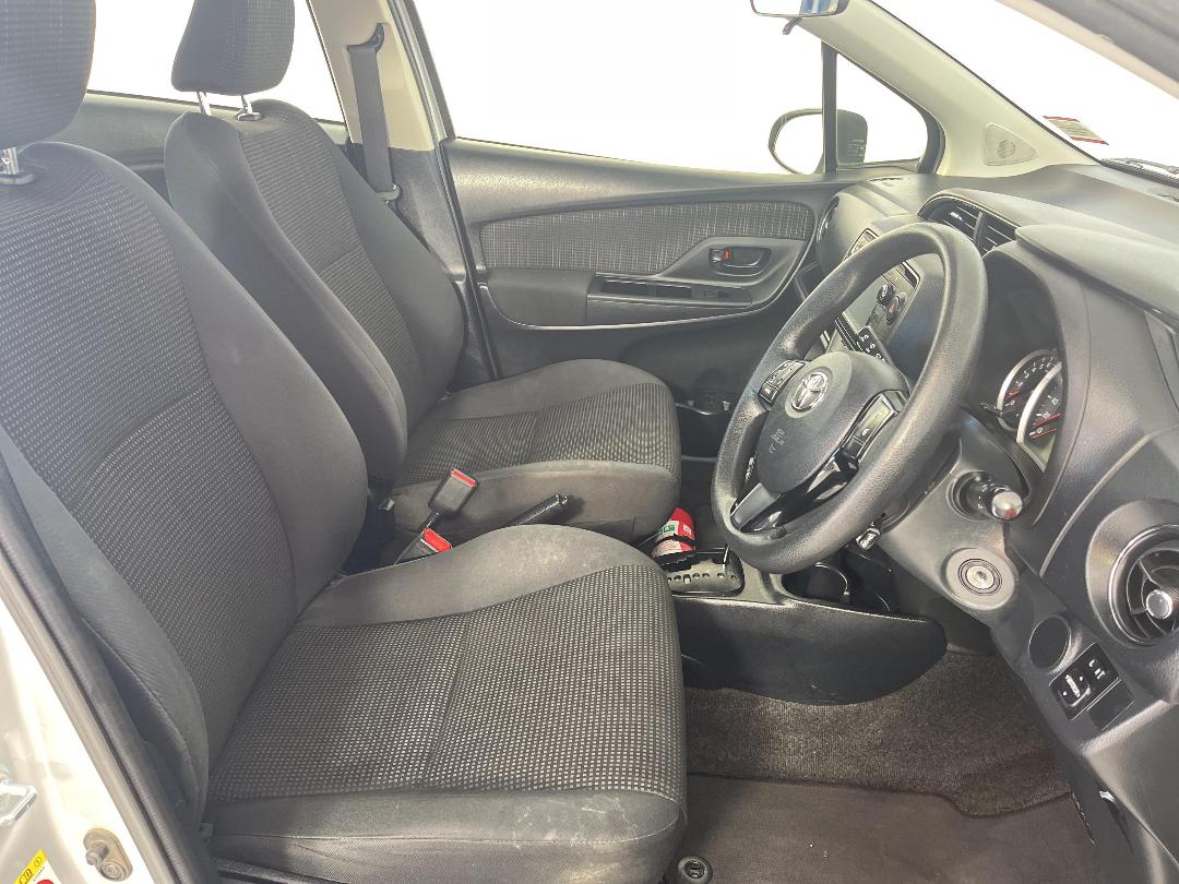 Photo '16' of Toyota Yaris Photo '16' of Toyota Yaris