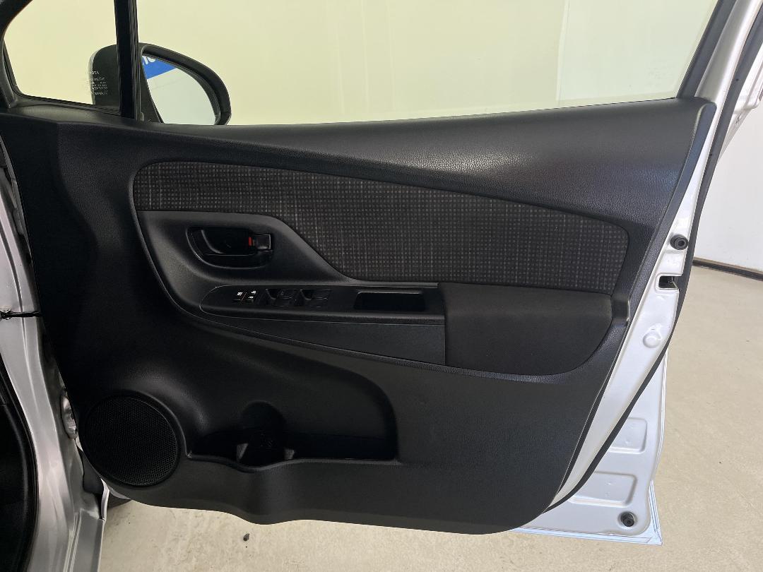 Photo '15' of Toyota Yaris Photo '15' of Toyota Yaris