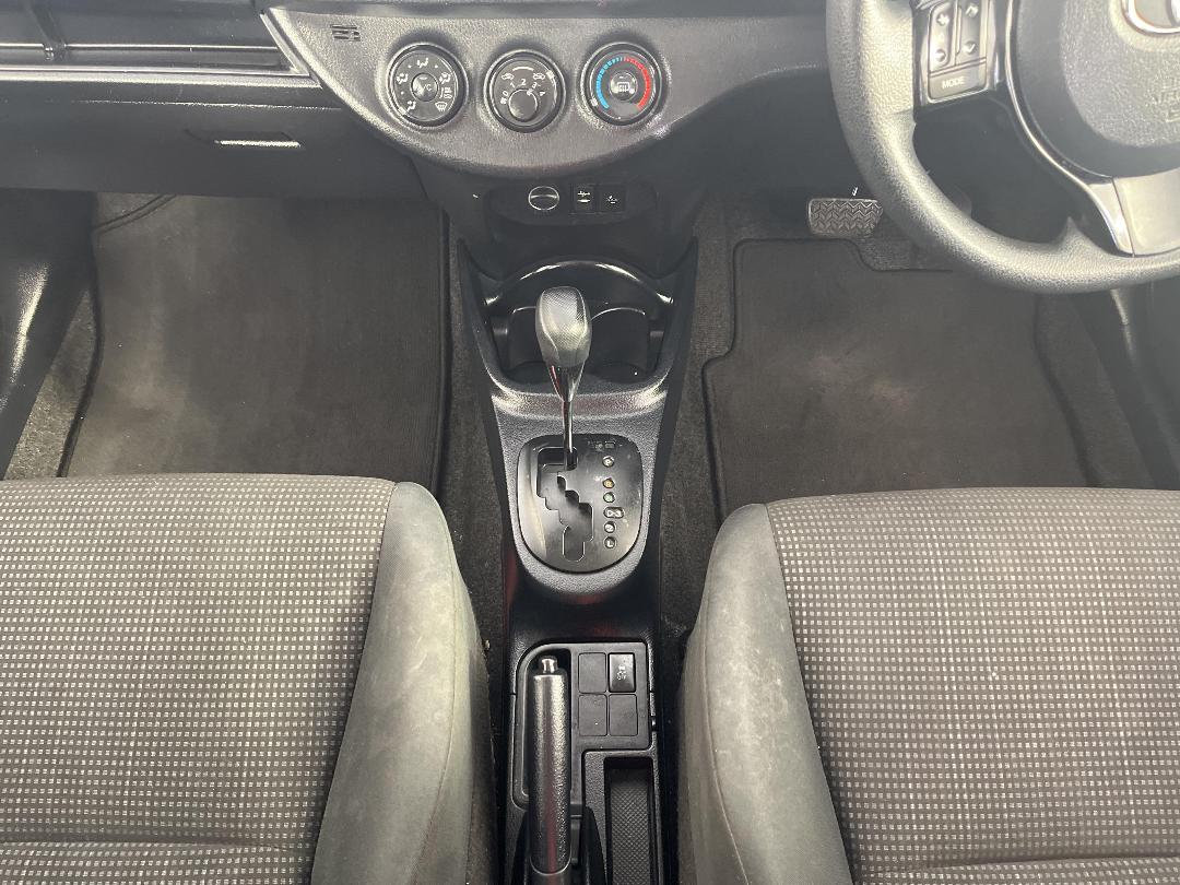 Photo '18' of Toyota Yaris Photo '18' of Toyota Yaris