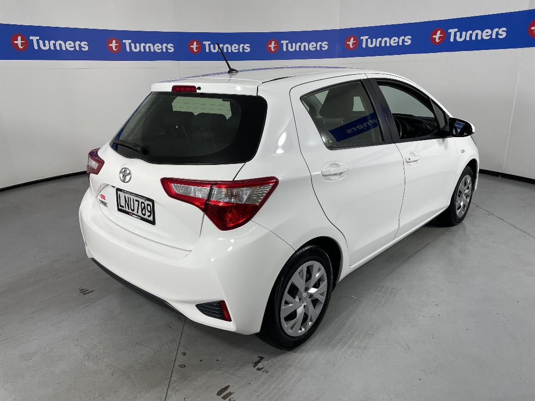Photo '7' of Toyota Yaris