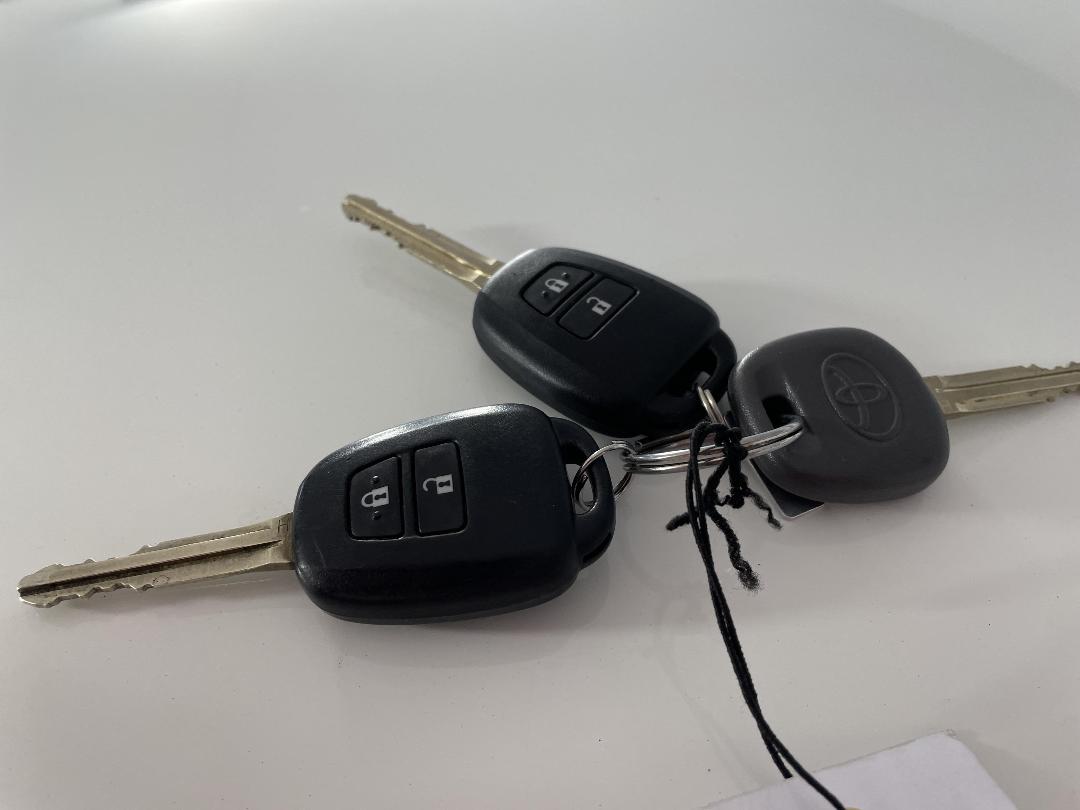 Photo '22' of Toyota Yaris