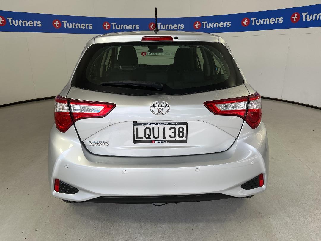 Photo '6' of Toyota Yaris