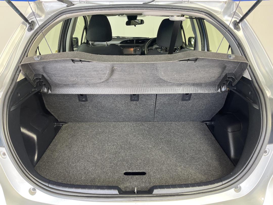 Photo '14' of Toyota Yaris