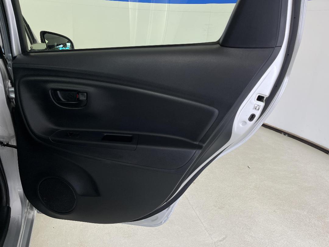 Photo '19' of Toyota Yaris