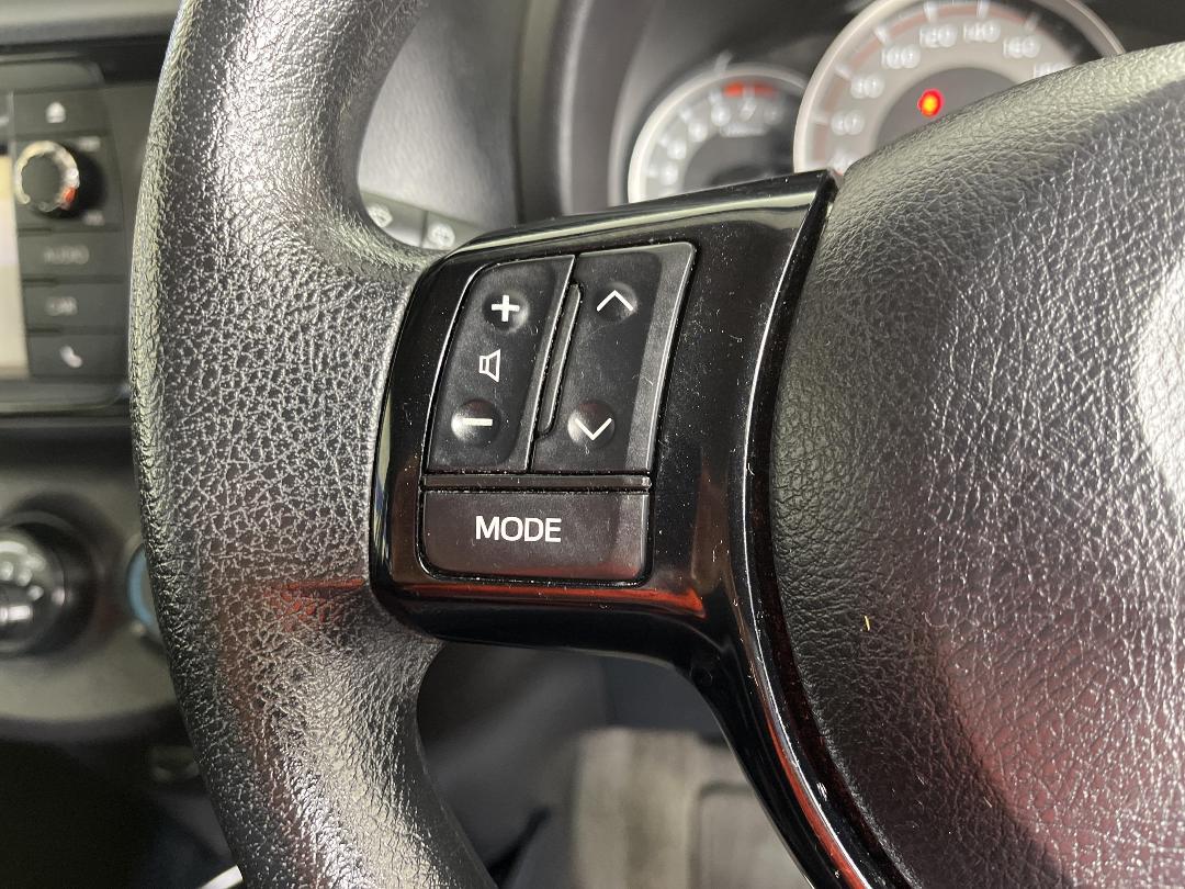 Photo '24' of Toyota Yaris