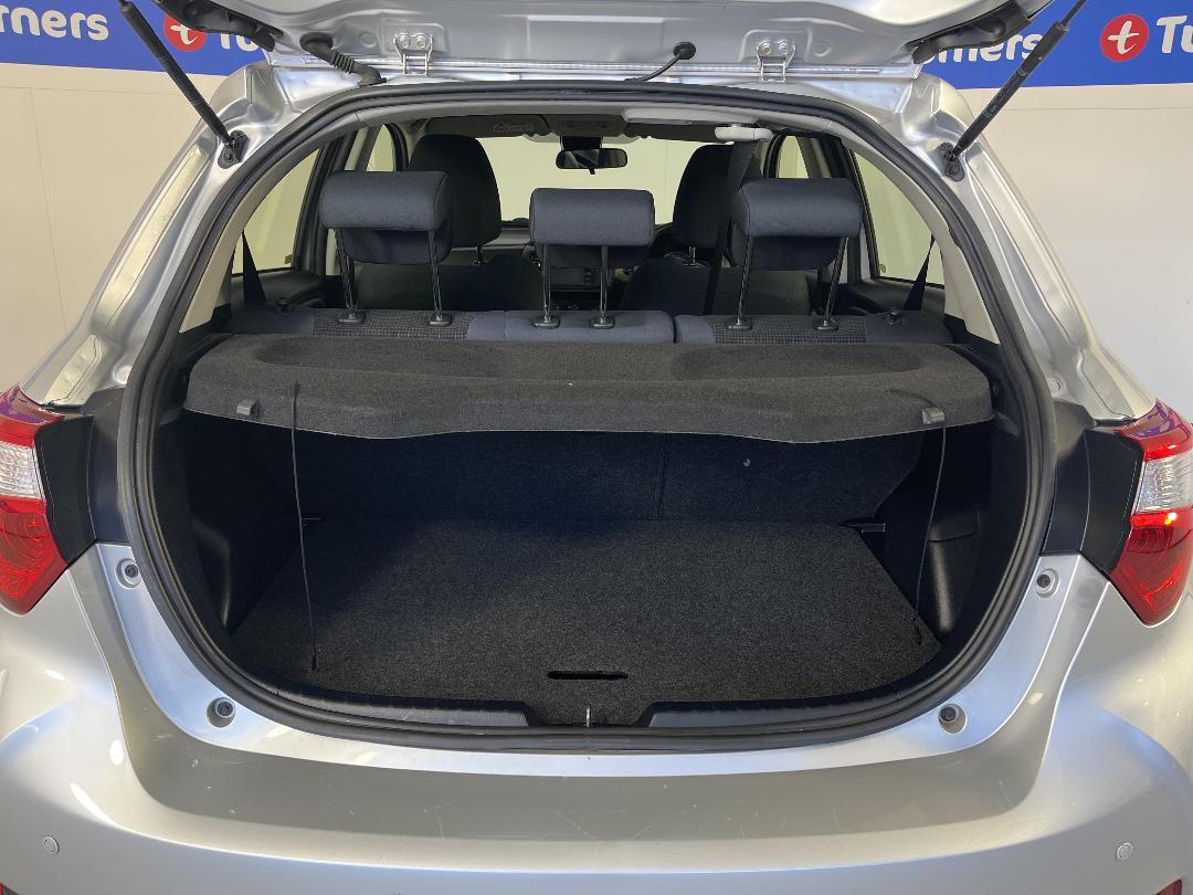 Photo '14' of Toyota Yaris