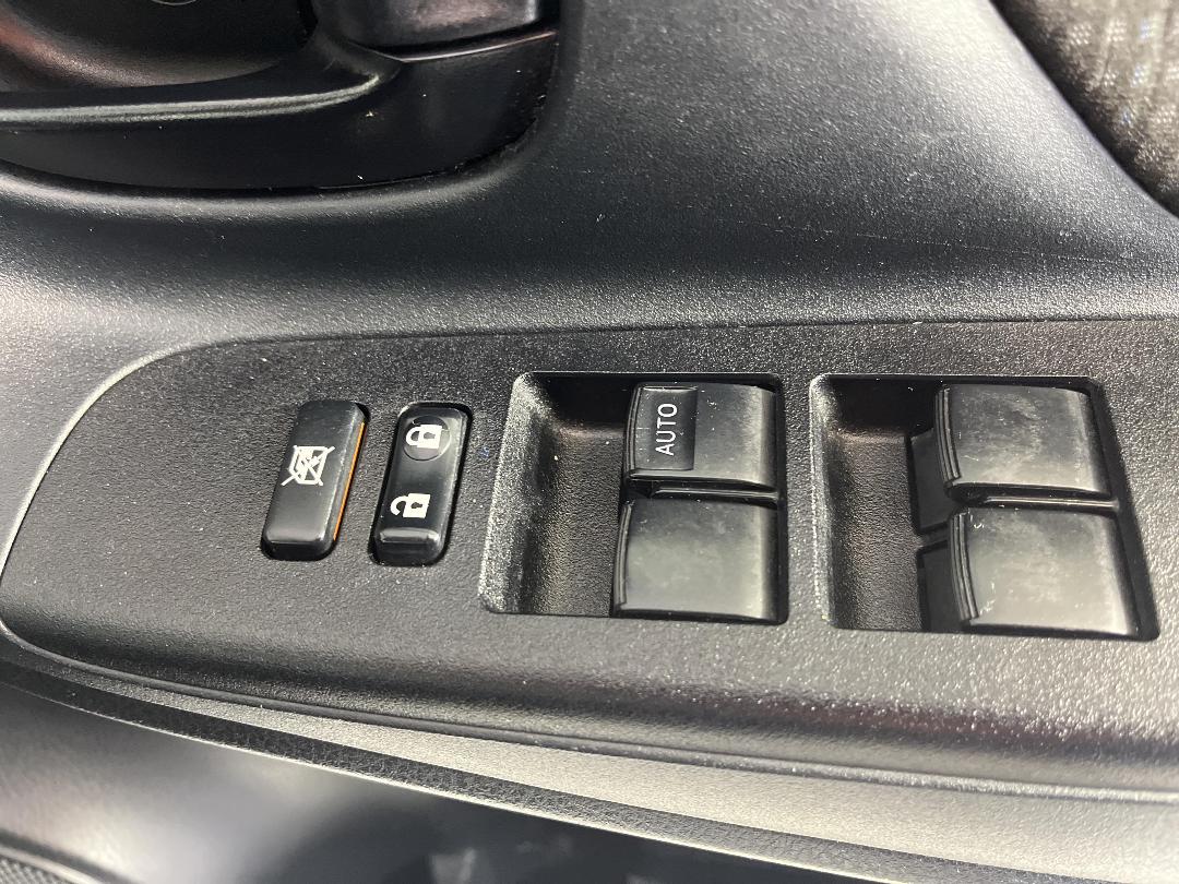 Photo '23' of Toyota Yaris