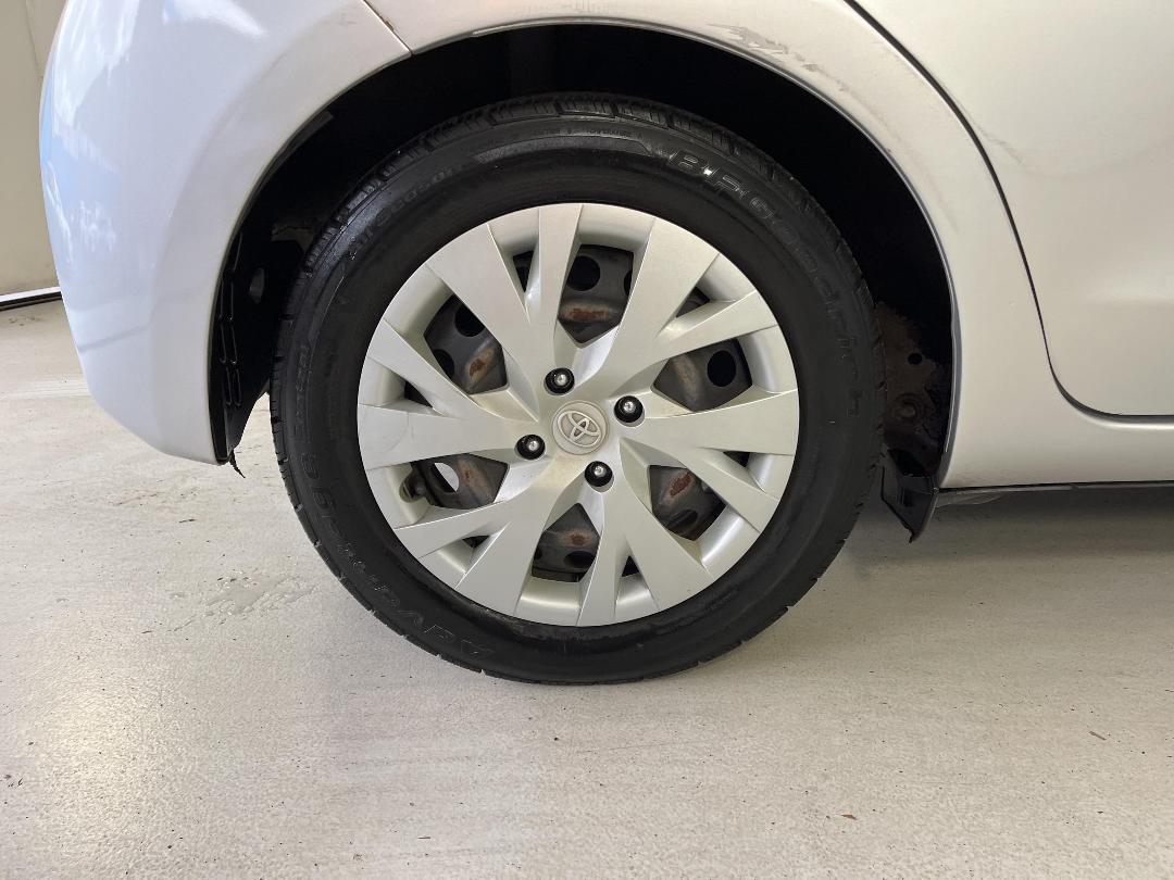 Photo '12' of Toyota Yaris Photo '12' of Toyota Yaris