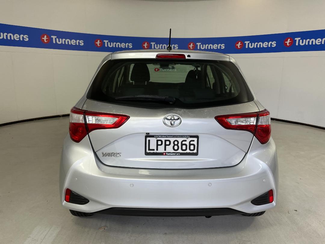 Photo '6' of Toyota Yaris Photo '6' of Toyota Yaris