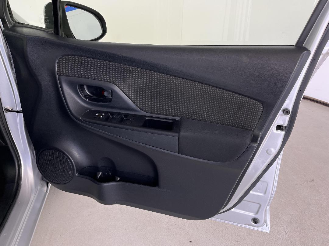 Photo '15' of Toyota Yaris Photo '15' of Toyota Yaris