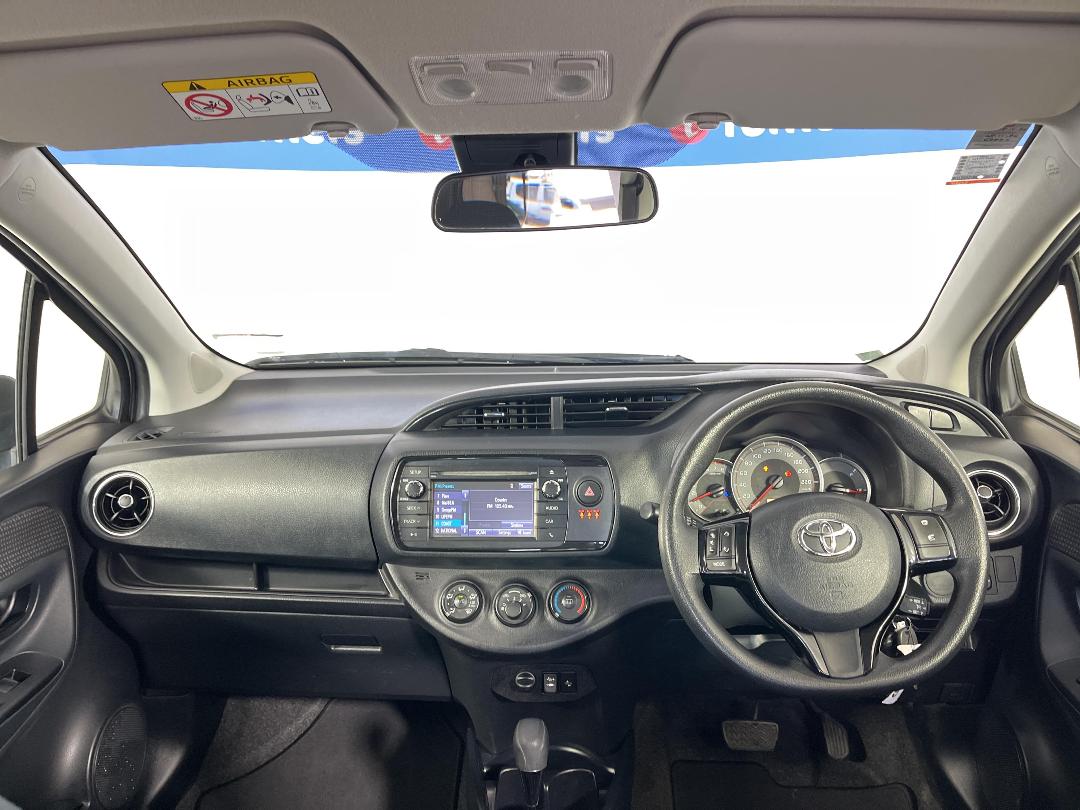 Photo '17' of Toyota Yaris Photo '17' of Toyota Yaris