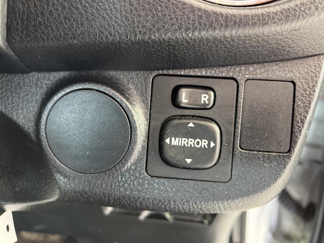 Photo '24' of Toyota Yaris Photo '24' of Toyota Yaris