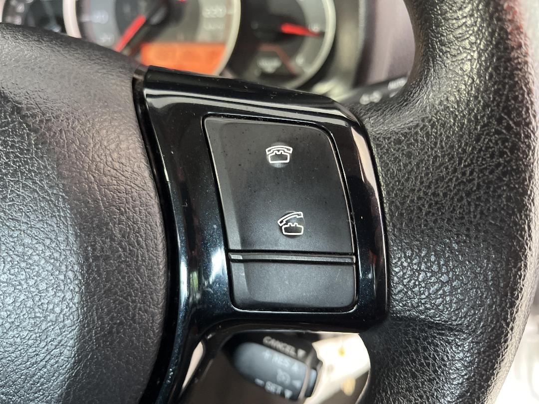 Photo '28' of Toyota Yaris Photo '28' of Toyota Yaris