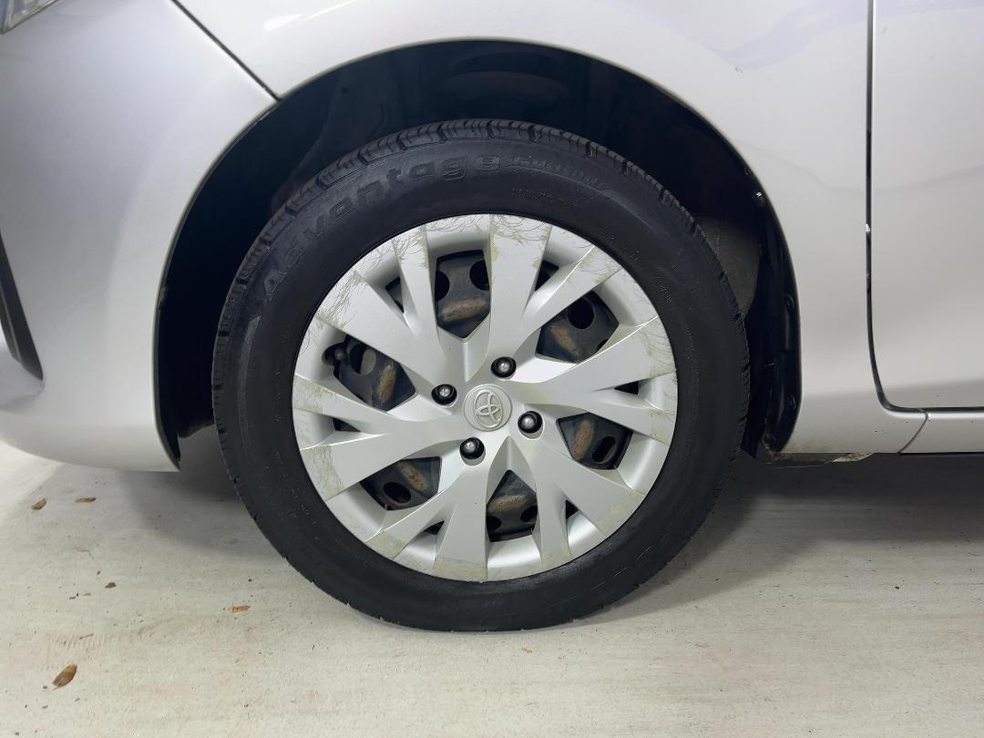 Photo '10' of Toyota Yaris