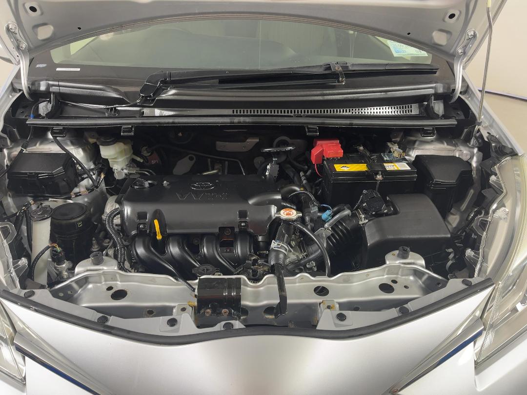 Photo '13' of Toyota Yaris