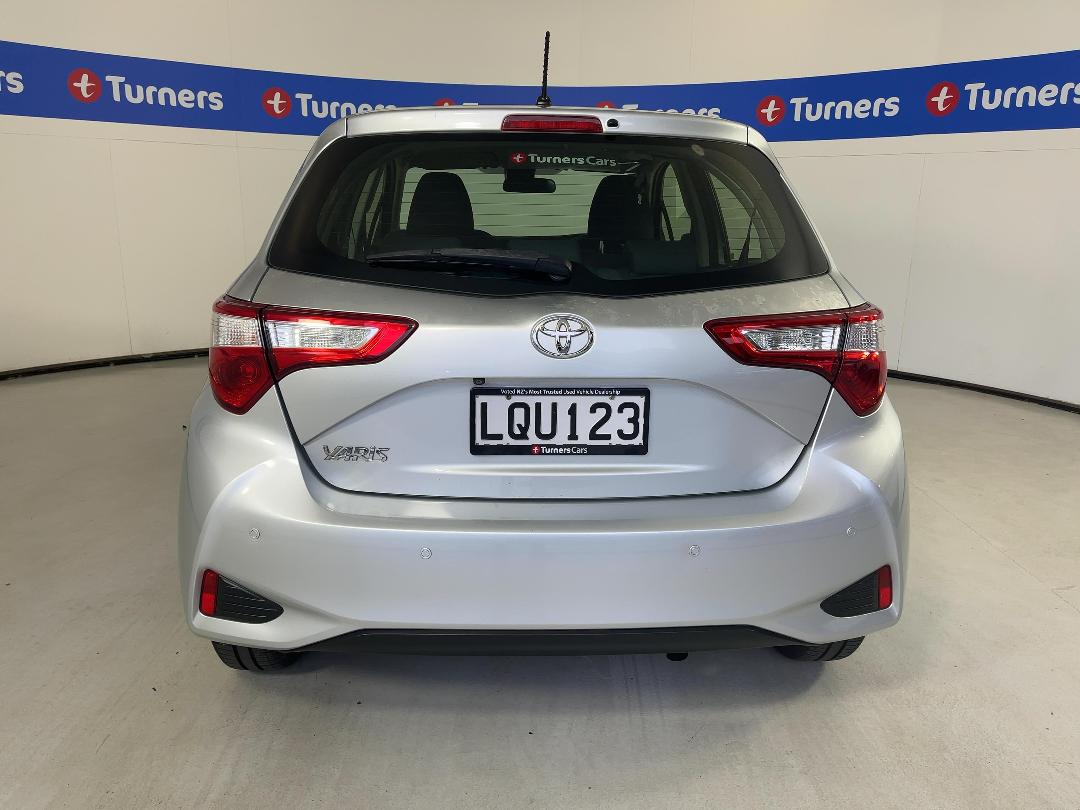 Photo '6' of Toyota Yaris