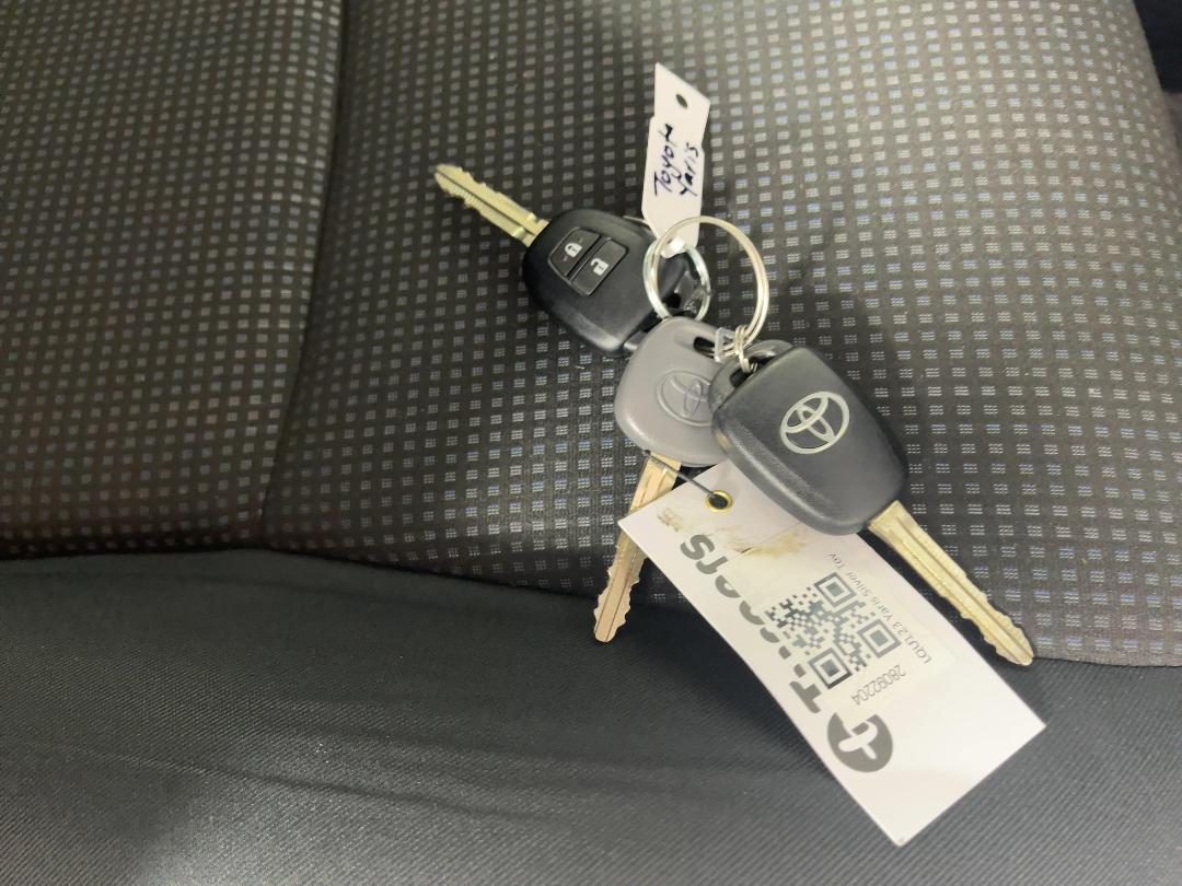 Photo '22' of Toyota Yaris