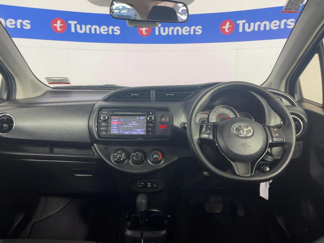 Photo '17' of Toyota Yaris