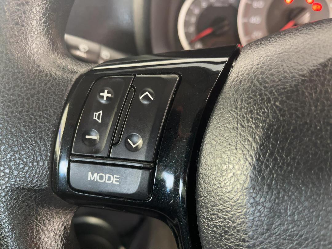 Photo '27' of Toyota Yaris