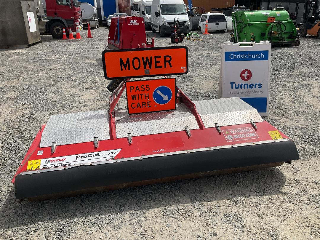 Photo '3' of Trimax ProCut S4 237 Mower Photo '3' of Trimax ProCut S4 237 Mower