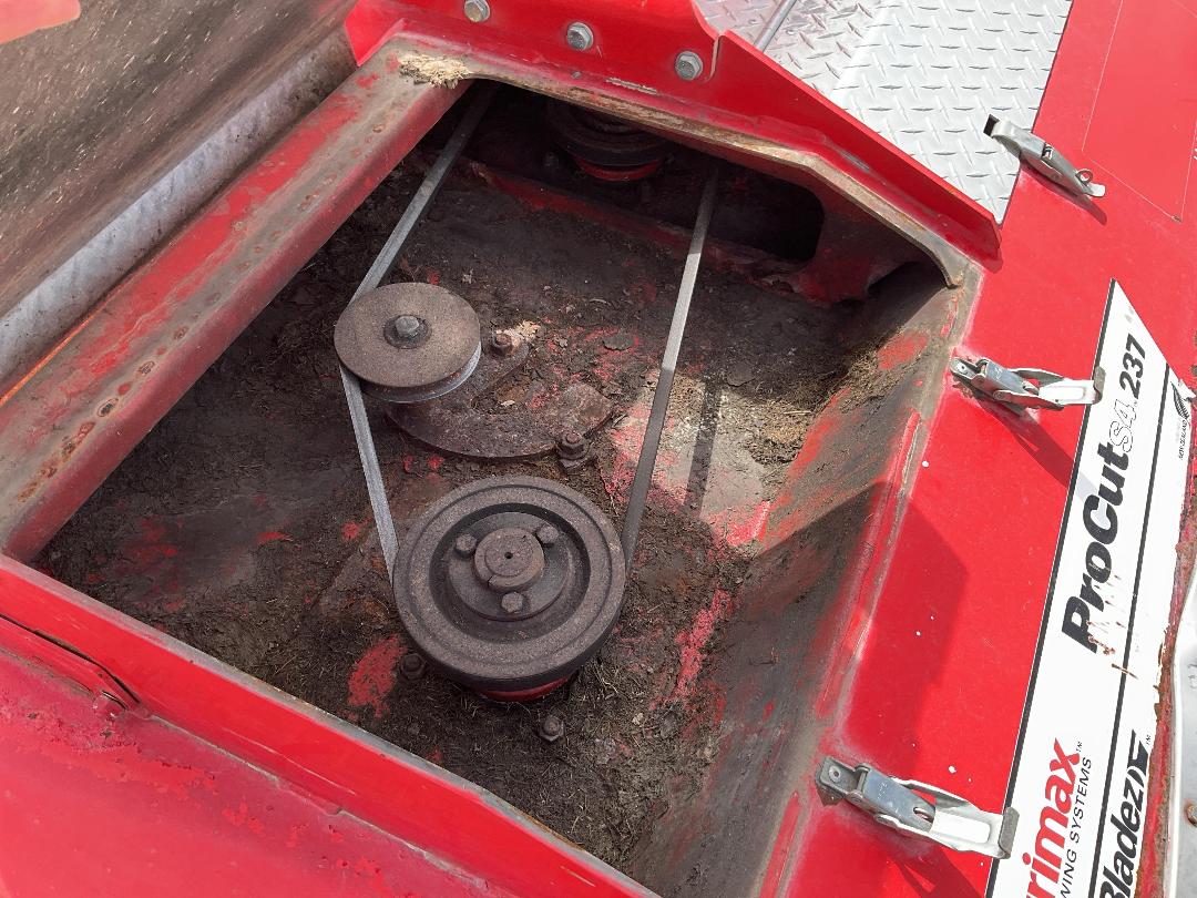 Photo '10' of Trimax ProCut S4 237 Mower Photo '10' of Trimax ProCut S4 237 Mower