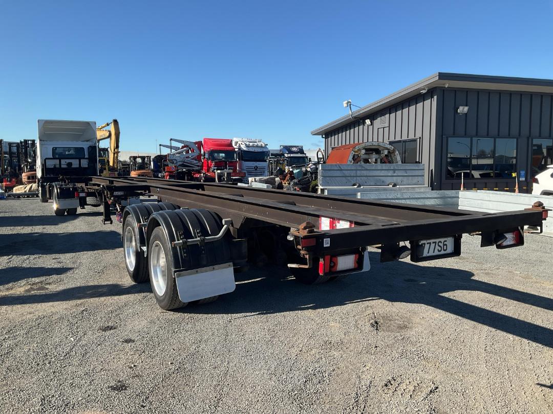 Photo '9' of UD Trucks PK17280 CONDOR Skeletal Photo '9' of UD Trucks PK17280 CONDOR Skeletal