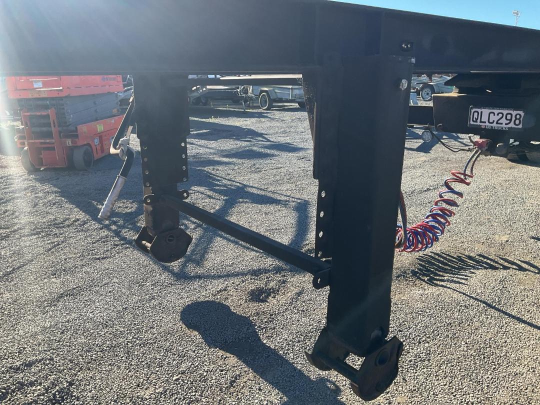 Photo '30' of UD Trucks PK17280 CONDOR Skeletal Photo '30' of UD Trucks PK17280 CONDOR Skeletal