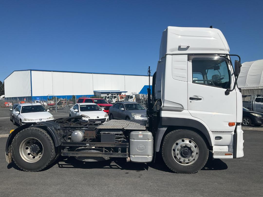 Photo '3' of UD Trucks QUON GKSXDA TRACTOR UNIT Tractor Unit