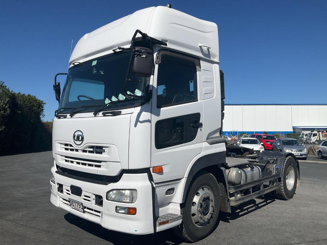 Photo '9' of UD Trucks QUON GKSXDA TRACTOR UNIT Tractor Unit