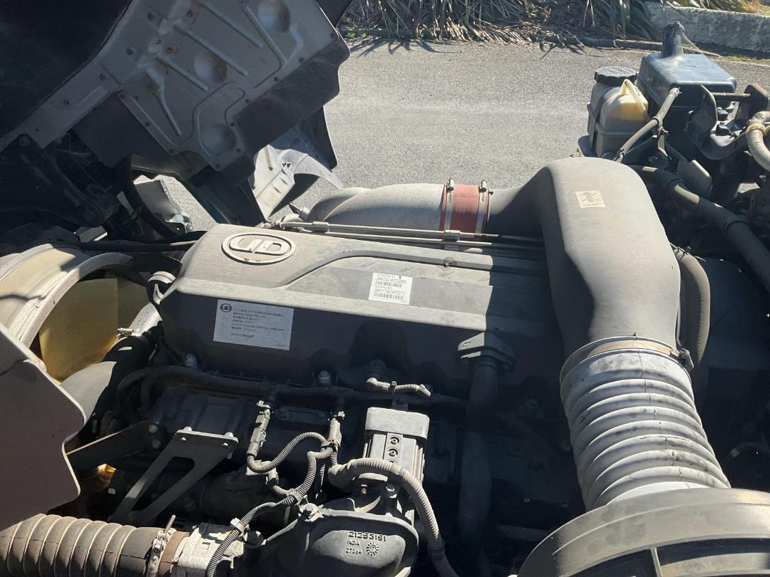 Photo '36' of UD Trucks QUON GKSXDA TRACTOR UNIT Tractor Unit