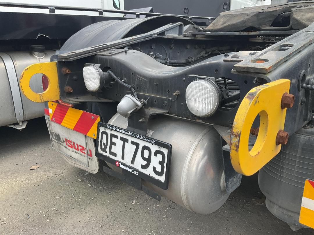 Photo '39' of UD Trucks QUON GKSXDA TRACTOR UNIT Tractor Unit