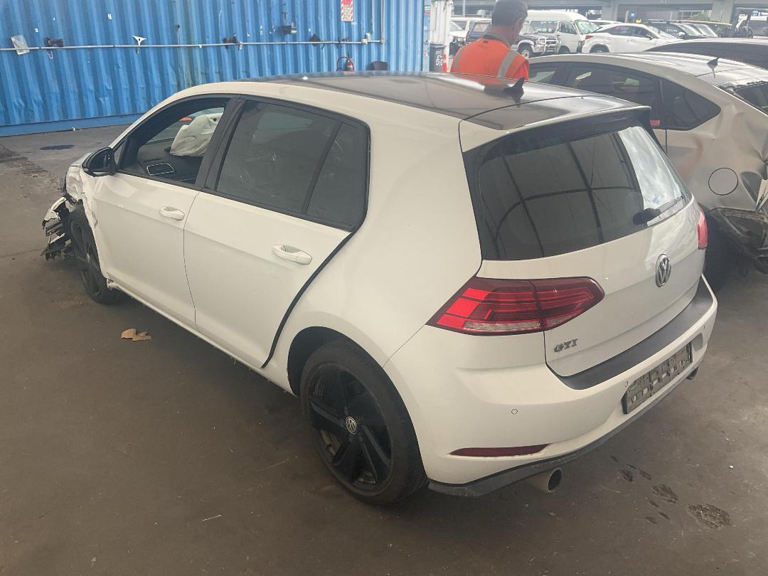 Photo '9' of Volkswagen Golf GTI 169KW