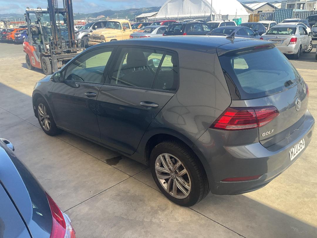 Photo '3' of Volkswagen Golf Photo '3' of Volkswagen Golf