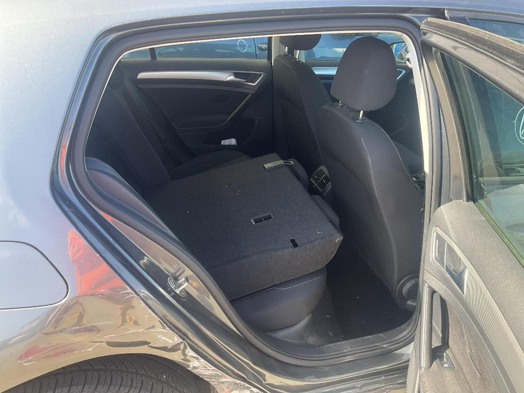 Photo '11' of Volkswagen Golf Photo '11' of Volkswagen Golf