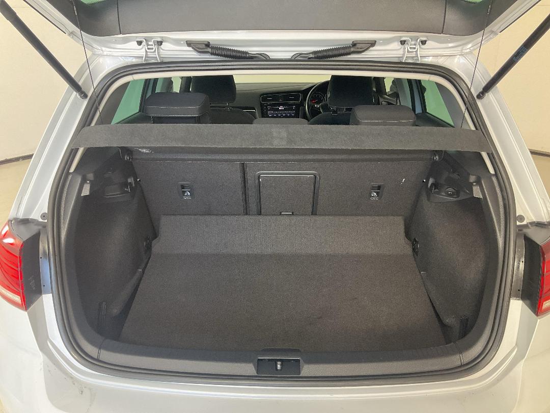 Photo '14' of Volkswagen Golf Photo '14' of Volkswagen Golf