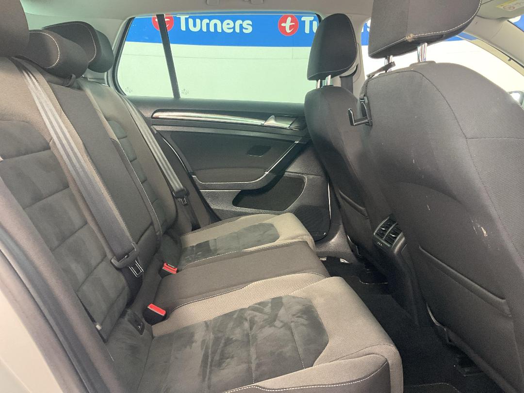 Photo '20' of Volkswagen Golf Photo '20' of Volkswagen Golf