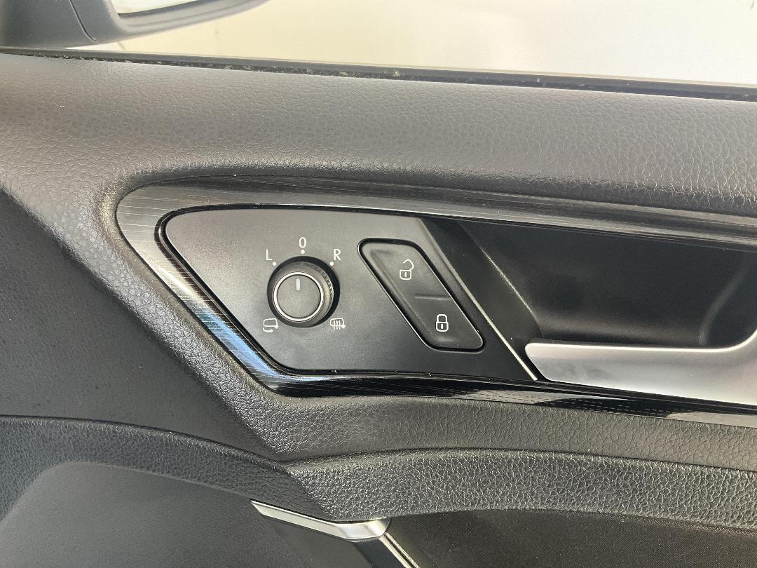 Photo '33' of Volkswagen Golf Photo '33' of Volkswagen Golf