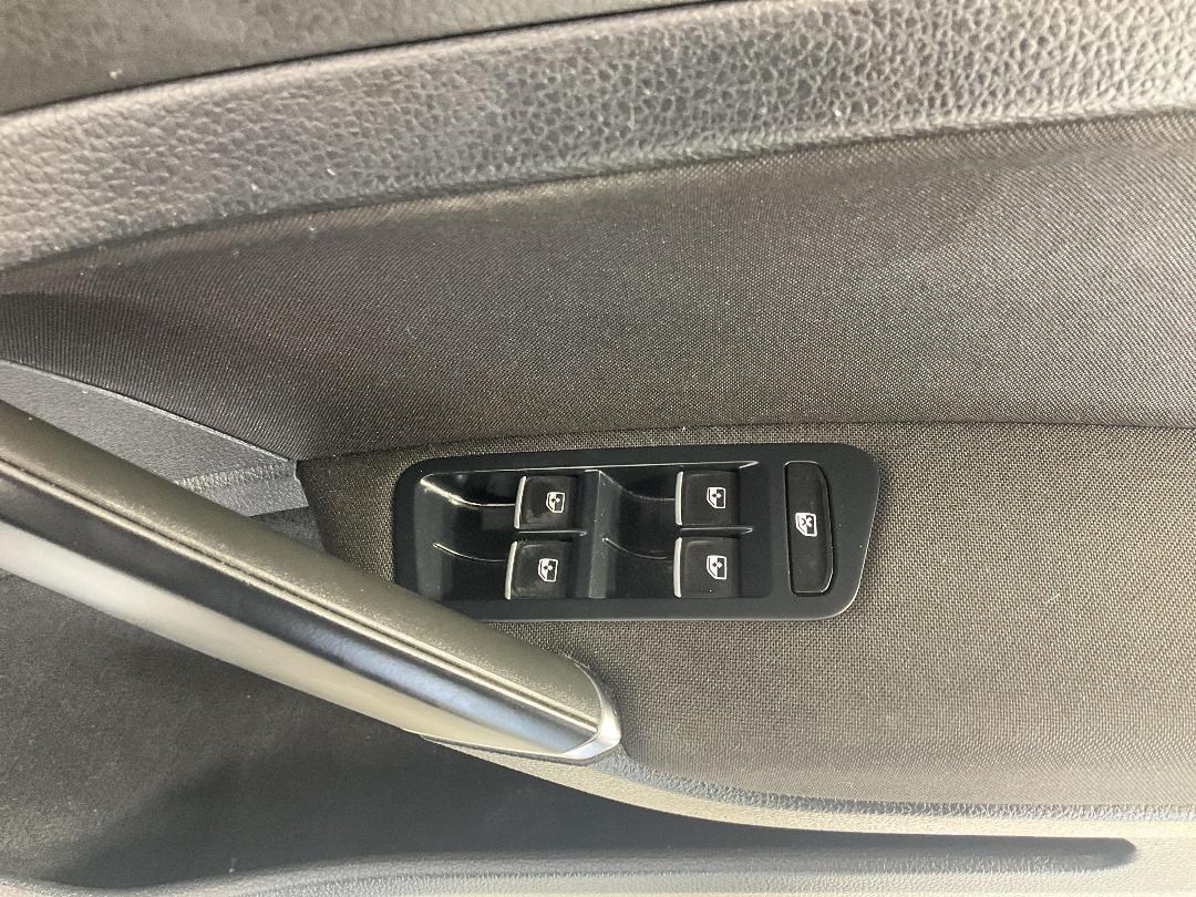 Photo '32' of Volkswagen Golf Photo '32' of Volkswagen Golf